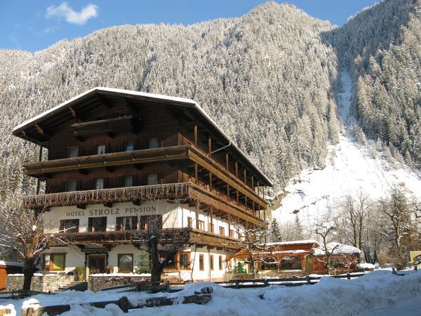 Winterzauber in der Zillertaler Bergwelt 2025/26 – 7 Nächte im Hotel Strolz
